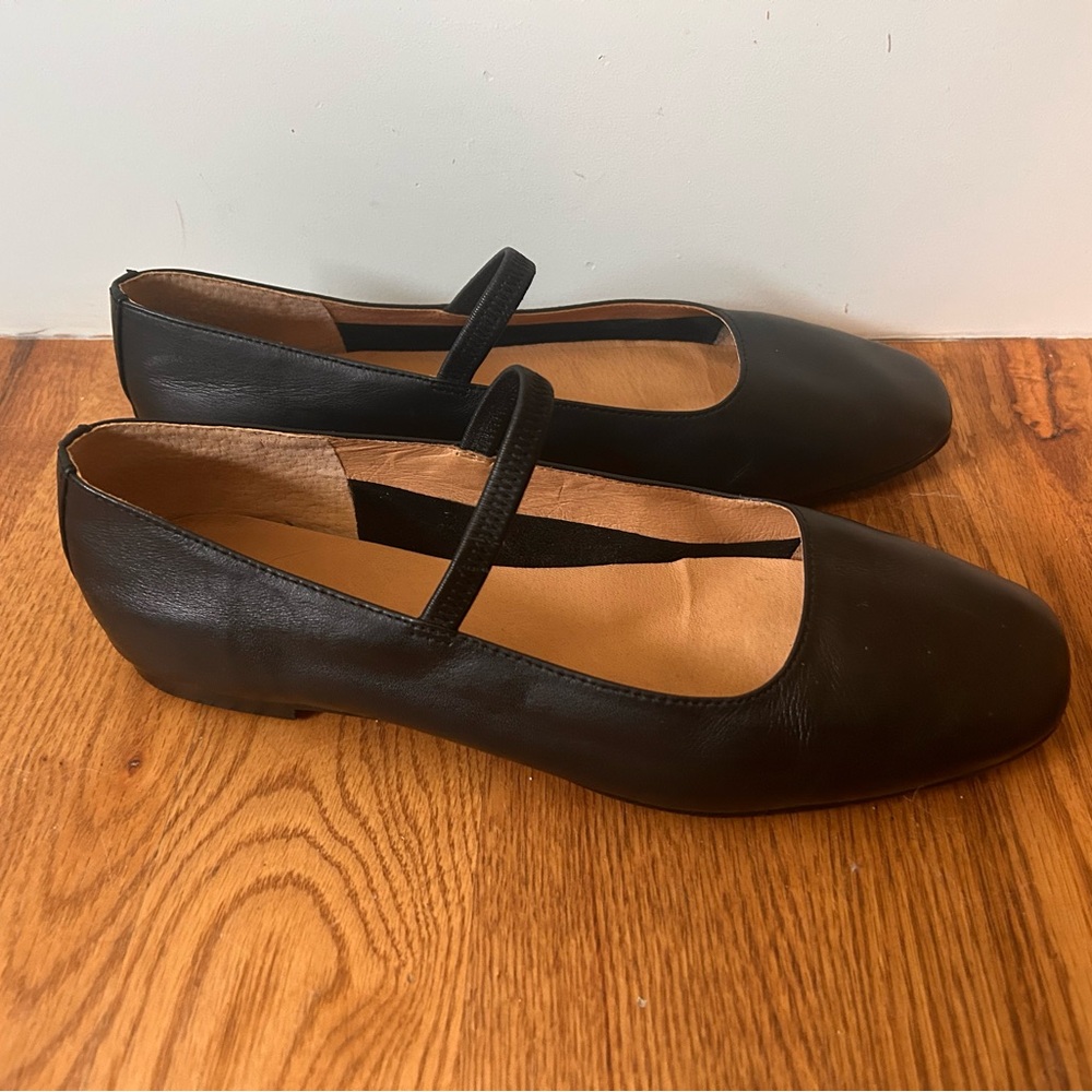 Madewell Black Flats - Picture 9 of 14